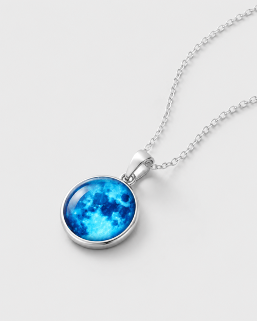 Amouras - Moon pendant 1